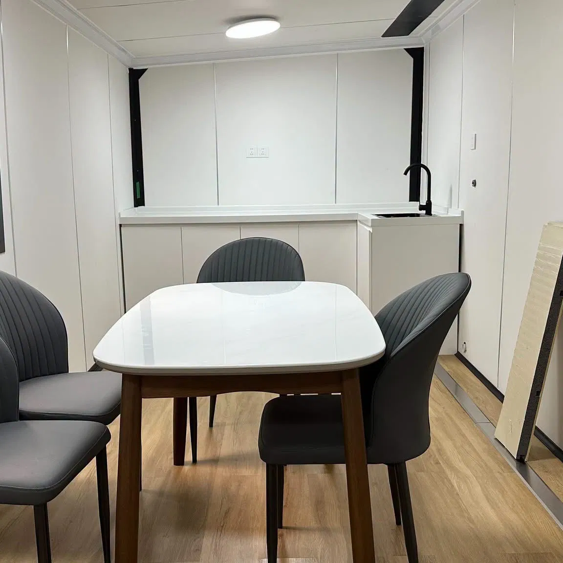 Edificio de exhibición residencial portátil de lujo moderno, casa modelo prefabricada personalizada