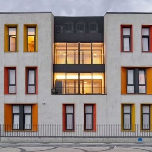 Construcción Rápida de Apartamentos de Lujo Modular en un Resort