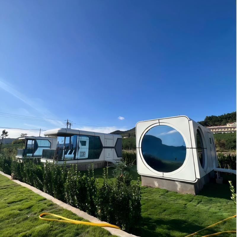 Espacio cápsula de glamping ecológico de lujo para buscadores de aventuras