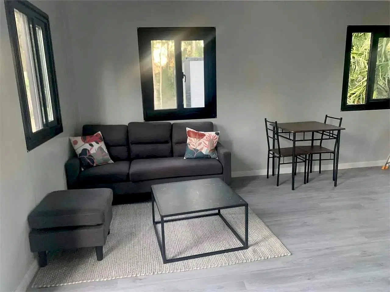 Casa Contenedor Modular de Lujo Ecológica 20FT para una Vida Sostenible