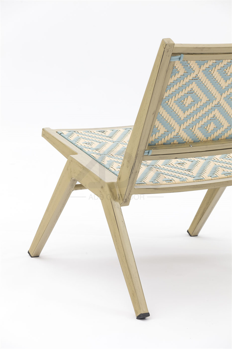 Outdoor Chair Display 4