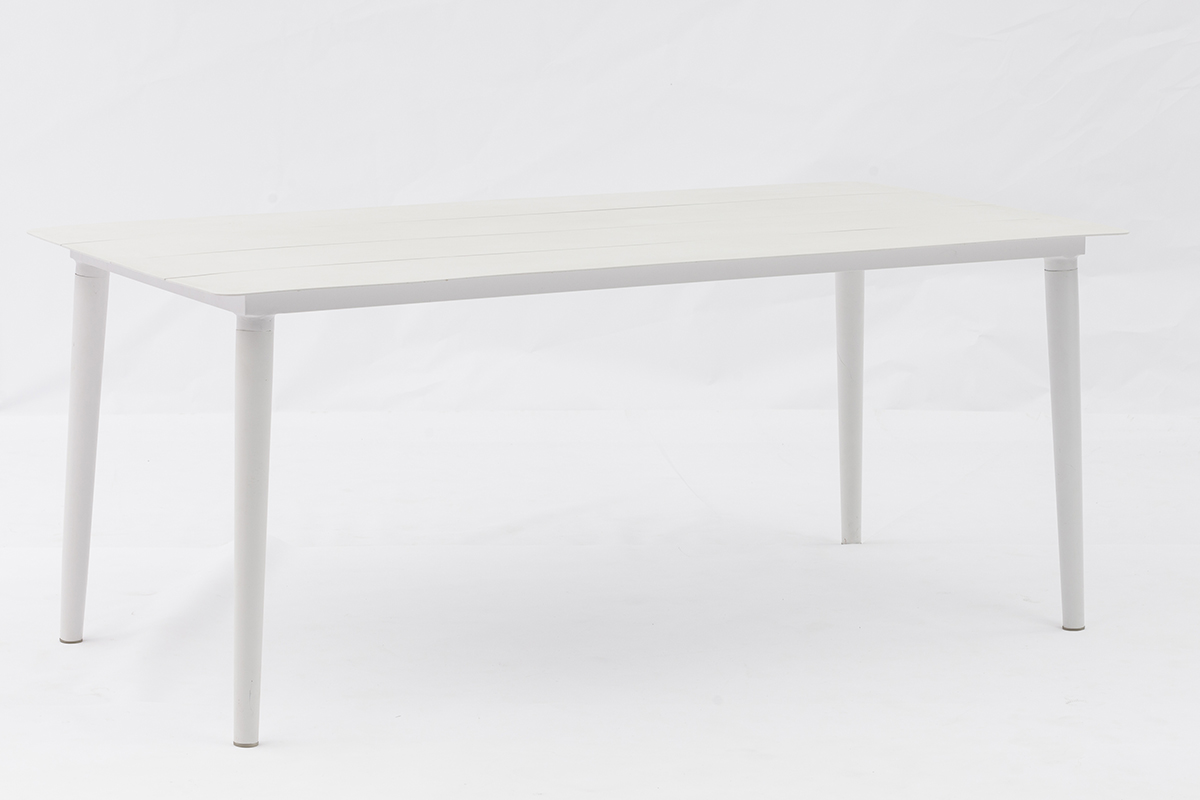 Outdoor Dining Set Display 1
