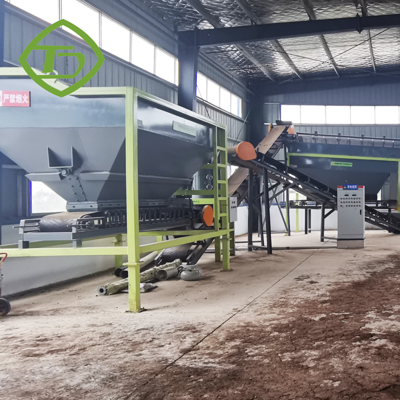 Organic Fertilizer Making Machine Poultry Waste Pig Manure Composting Production Line Fertilizer