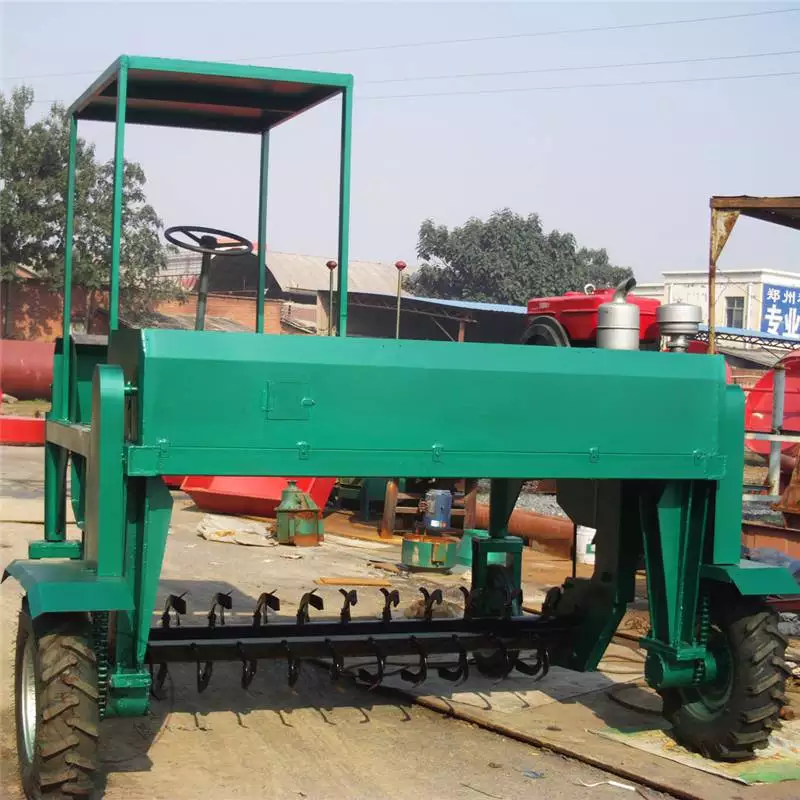 Poultry Manure Self-Propelled Wheeled Composting Machine / Mobile Compost Turning Machine High-Efficiency Tracked Design 500-700