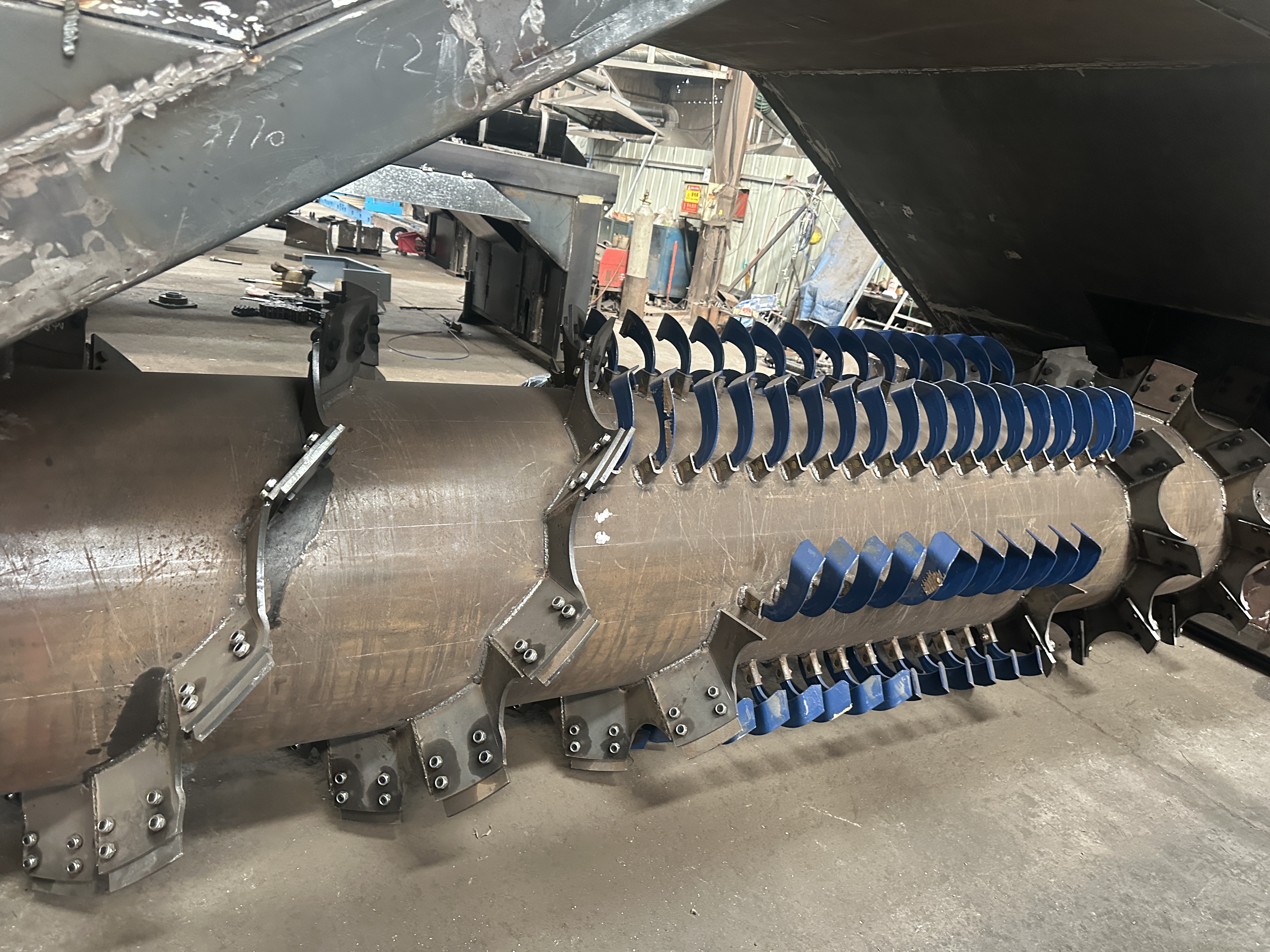 Livestock Manure Kitchen Waste Self Propelled 3 Meter Hydraulic Windrow Compost Turner 1200-1500m/h Capacity High Productivity