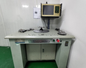 Dynamic balancing machine