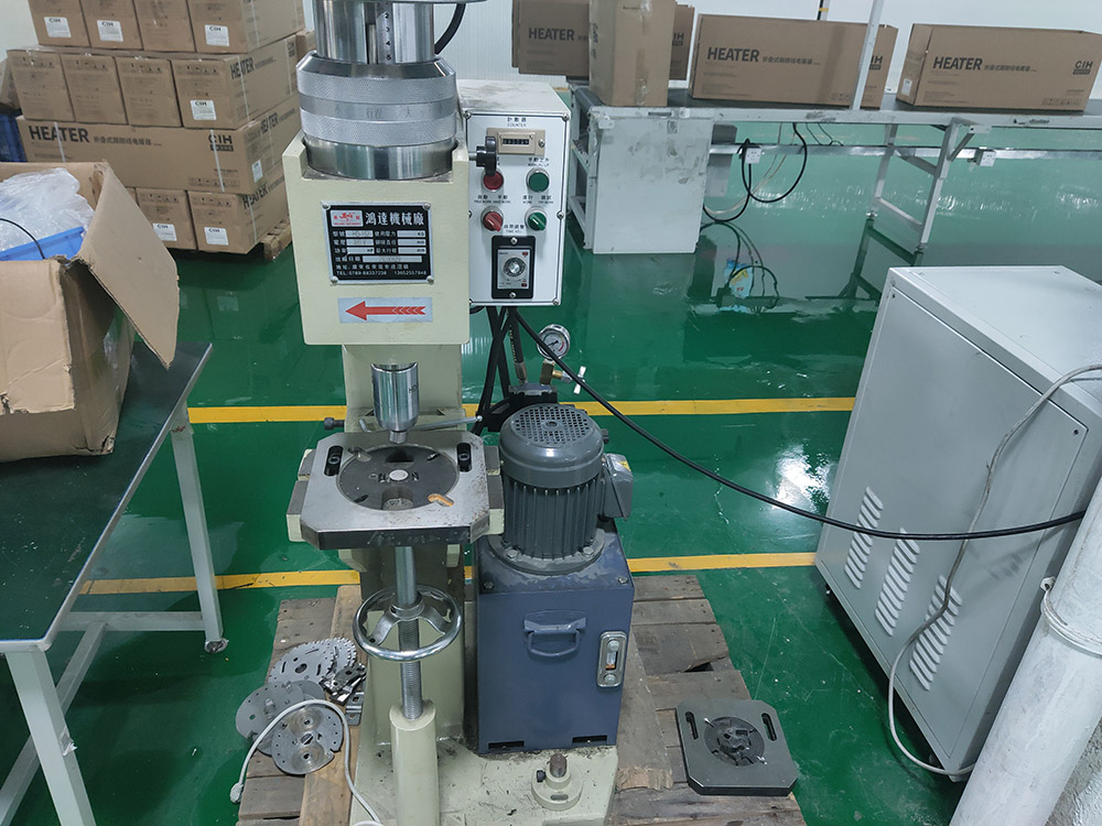 Riveting machine