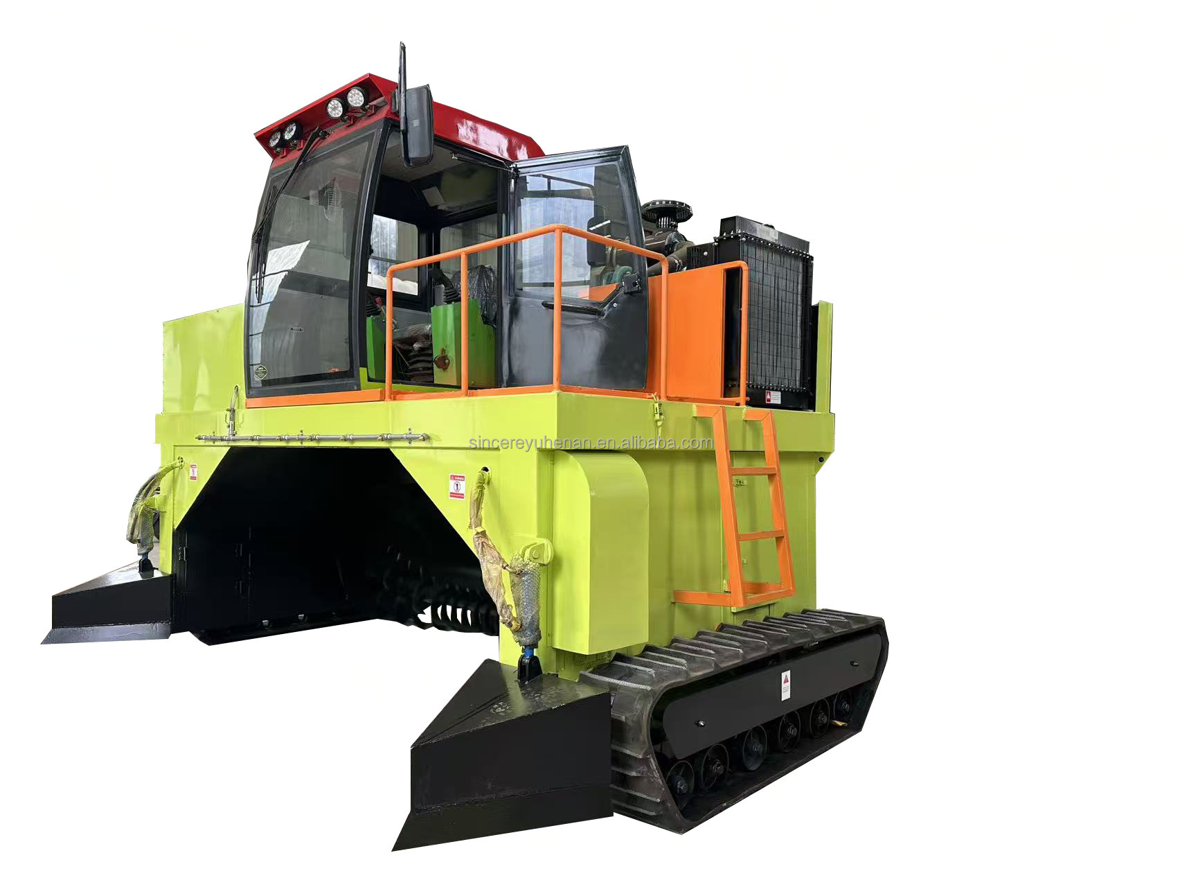 Livestock Manure Kitchen Waste Self Propelled 3 Meter Hydraulic Windrow Compost Turner 1200-1500m/h Capacity High Productivity