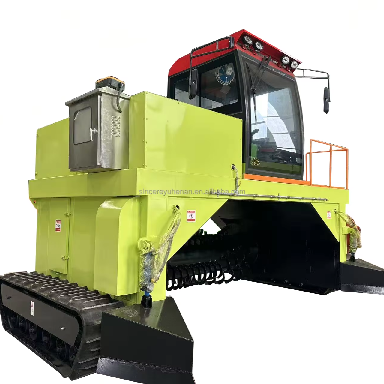 Livestock Manure Kitchen Waste Self Propelled 3 Meter Hydraulic Windrow Compost Turner 1200-1500m/h Capacity High Productivity