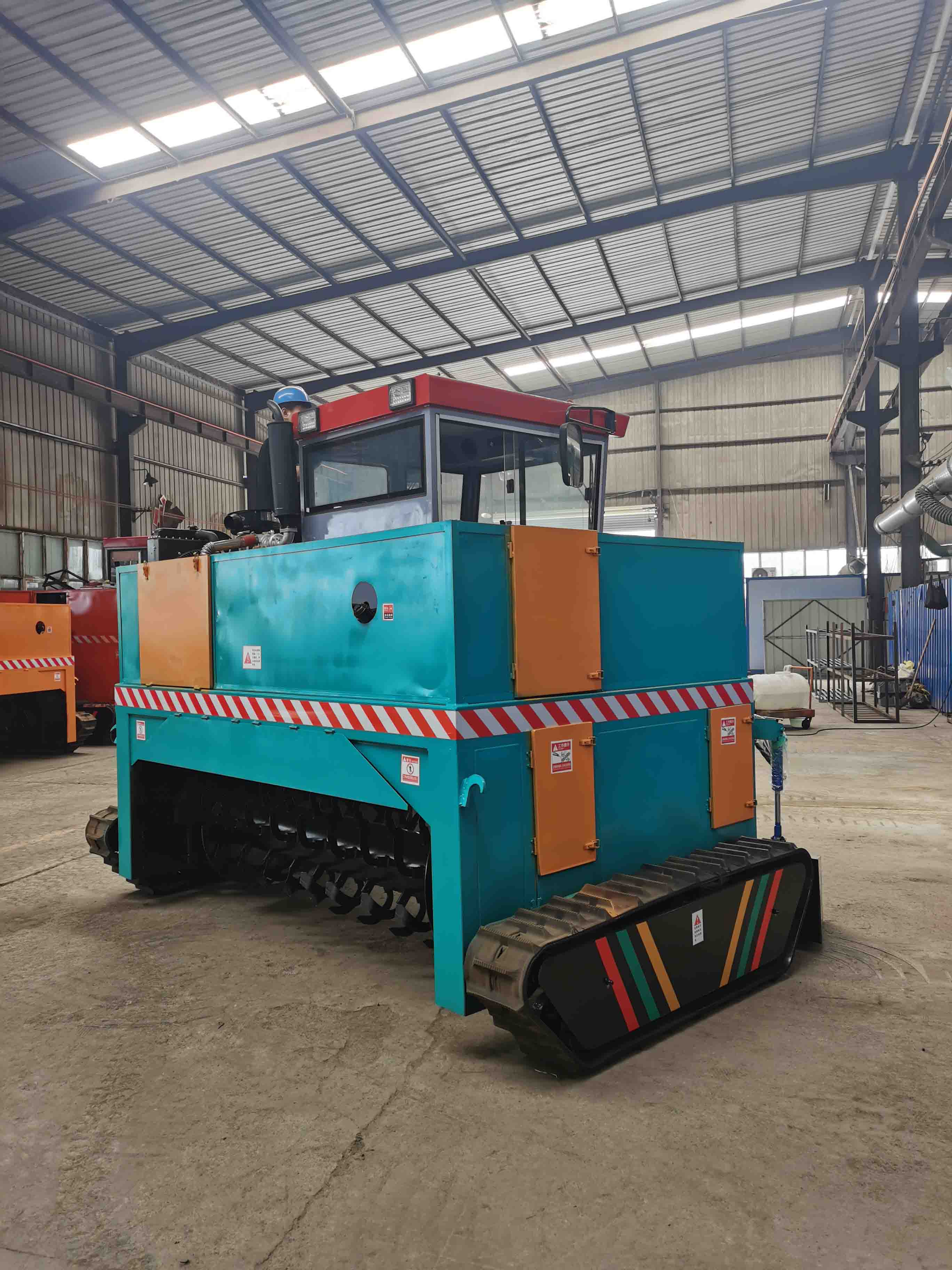 Outdoor Motorized Organic Fertilizer Composter with High Productivity for Garden Waste Recycling