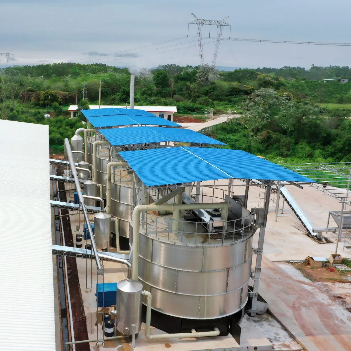 Innovative Livestock Manure System for Fully Automatic Composting Process