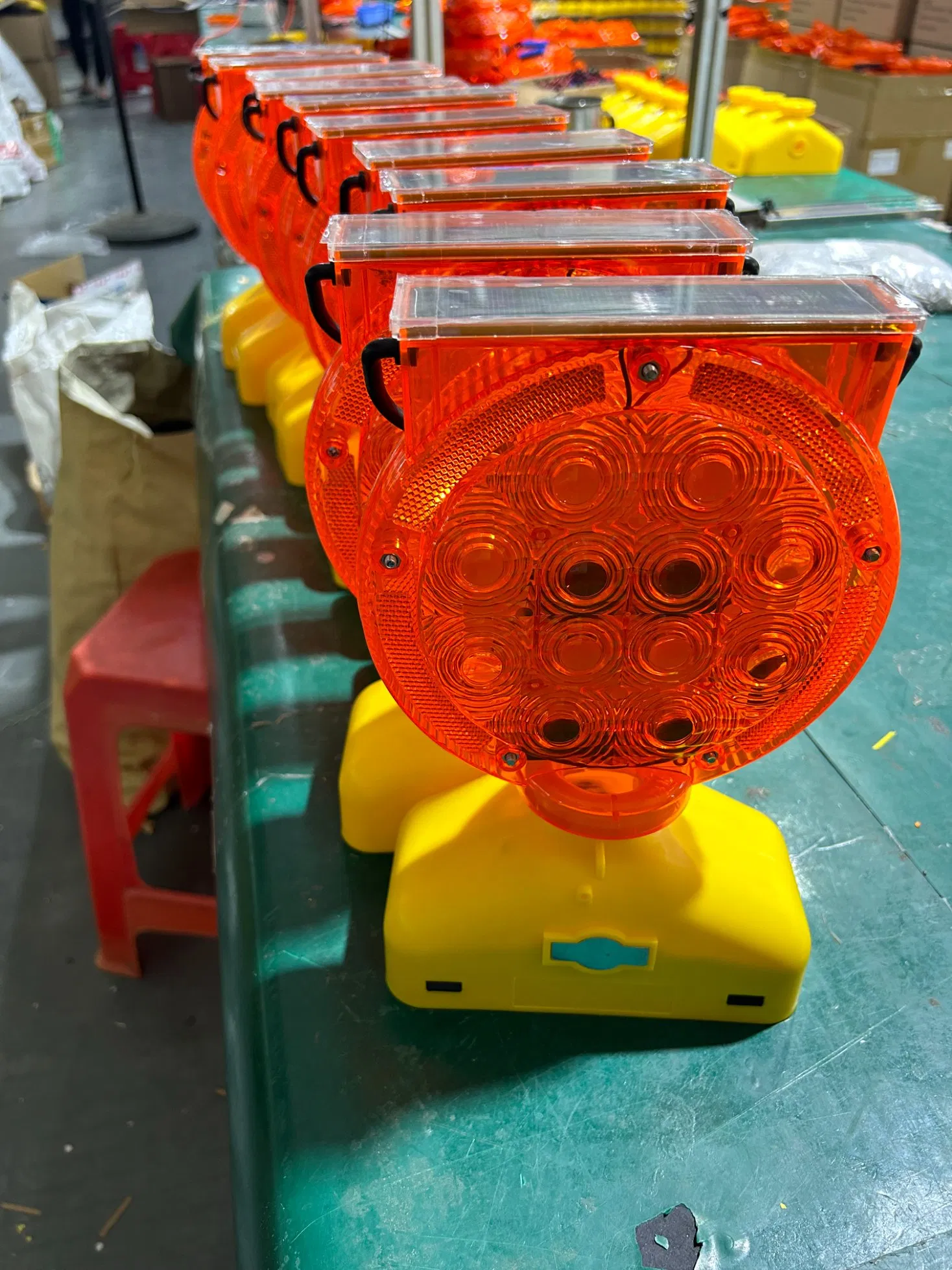 Emergency Amber Construction Site Light with Solar Charging