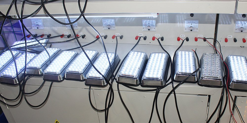 Haibang LED Ambulance Surface Mounted Strobe Rectangular Turn Signal Light (TBF-837L1)