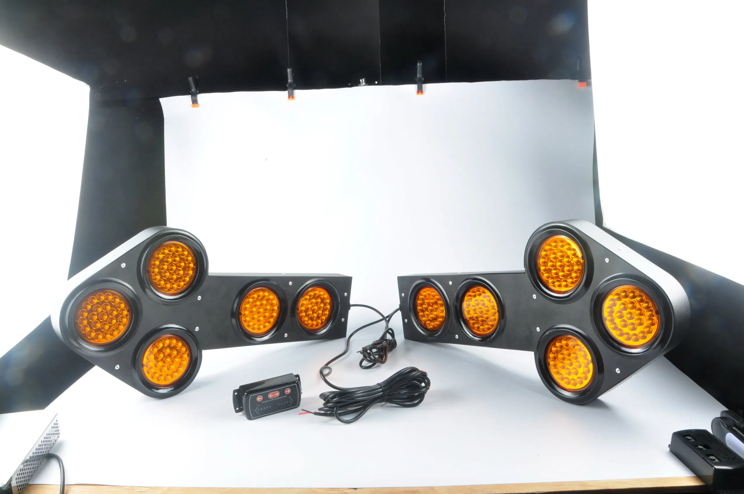 Wireless Control Magnetic Truck Signs Trail LED Arrow Shape Warning Lights Vehicle Mounted Arrow Board
