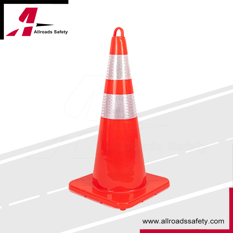 70cm Light Duty PVC Road Work Safety Cone with Top Lifting Ring