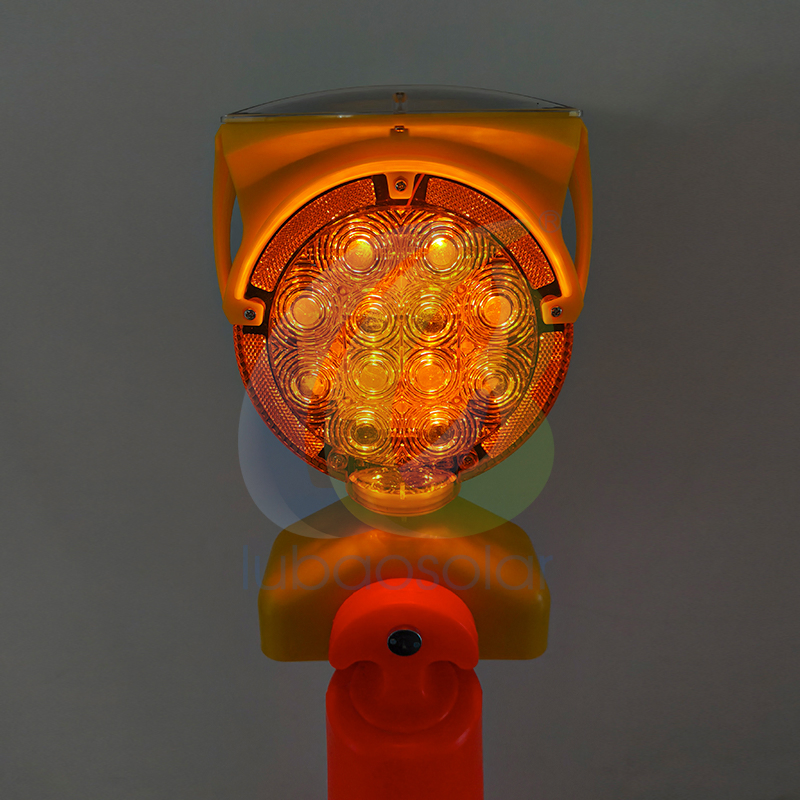 Amber Flashing Solar LED Traffic Control Durable Barricade Light