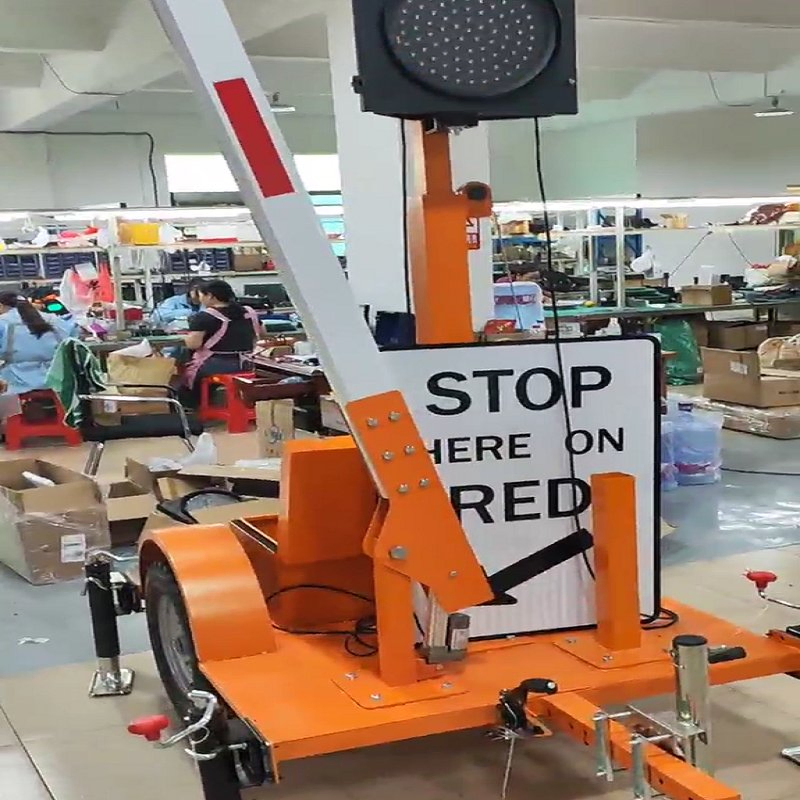 300*220*280cm Control System Automatic Temporary Obstruction Traffic Lights Trailer