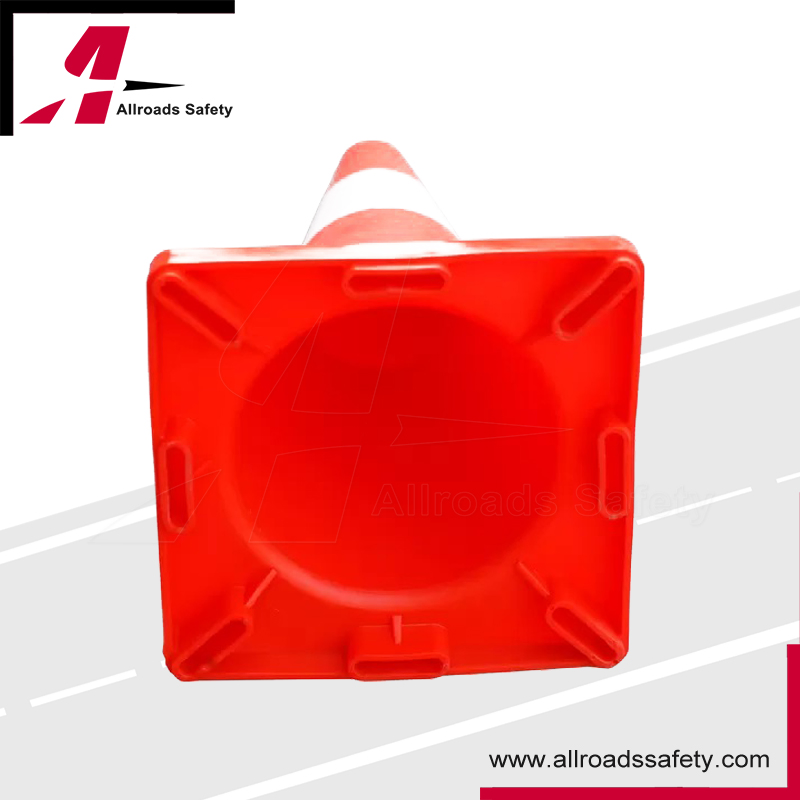 70cm Light Duty PVC Road Work Safety Cone with Top Lifting Ring
