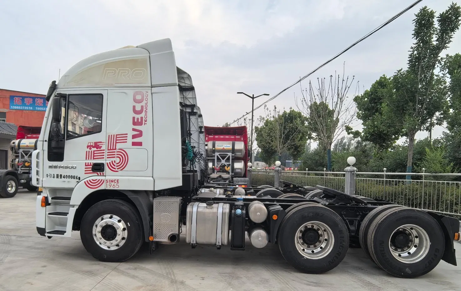 Reliable Saic Hongyan Jieshi 430HP 6X4 Commercial Truck for Sale