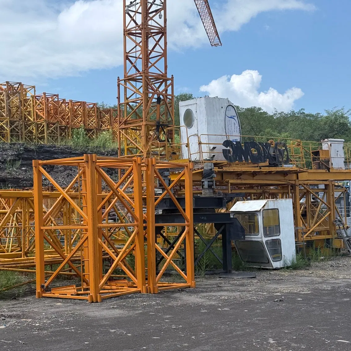 Used China Construction Machinery Second Hand Zoomlion Topless Fixed Tower Crane for Bridge and High Rise Building Construction Site Building Machine