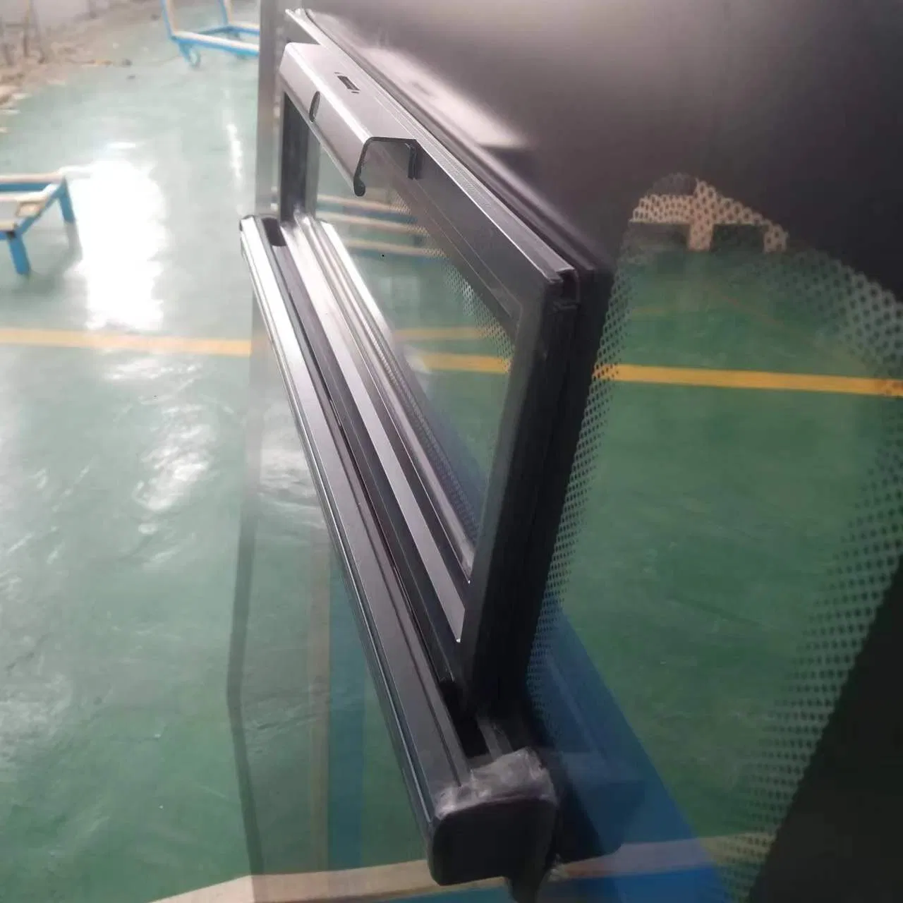 Guangtai Airport Shuttle Car Toughened Side Window Glass Manufacturers Customized Wholesale
