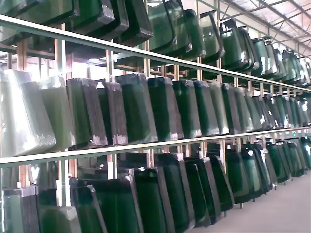 Factory Price Wholesale Tempered Safety Glass Side Windows for Zoomlion Truck Crane