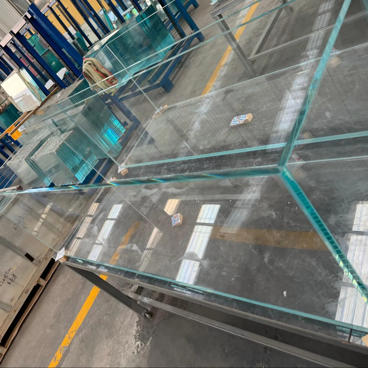 China Customized Size 10mm 12mm Flat Clear/Laminated/Float/Coated Tempered/Safety/Toughened Glass Price for Table/Sheet/Furniture