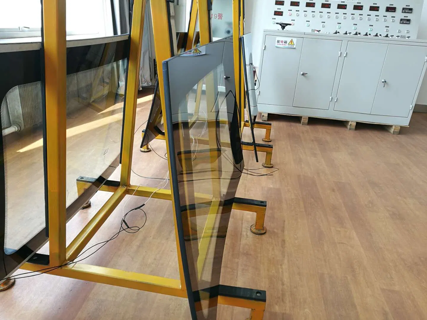 Locomotive Vehicles Electric Heated Windscreen Glass