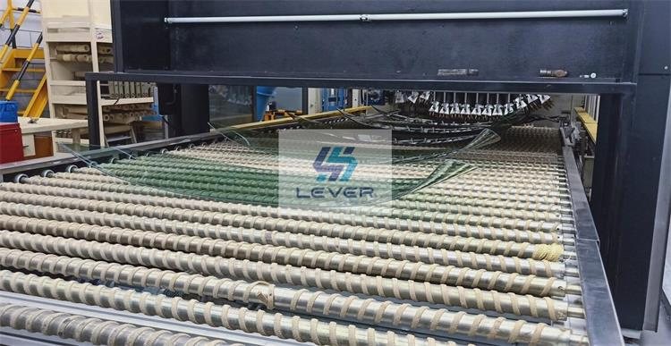 High Quality Rear Windscreen Bent Tempering Furnace for Auto Glass Car Window Side Door Glass Lfw RW Assembly Sunroof Made in China