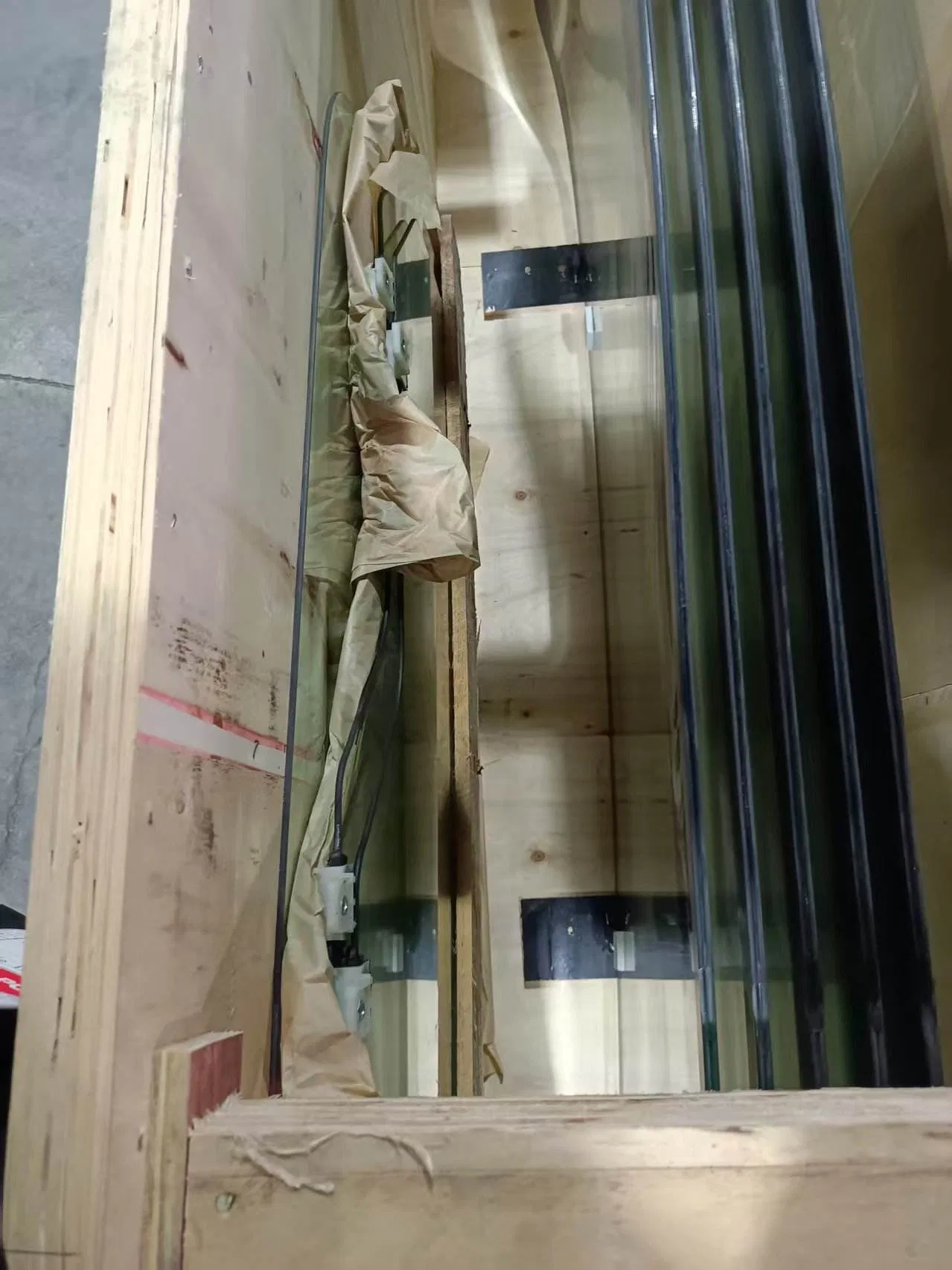 810W62450-0078 Heavy Duty Truck Front Windshield Glass - Laminated Safety Glass with Sun Shade Band / Heater Options - Fits Shacman, Dongfeng, Foton, etc