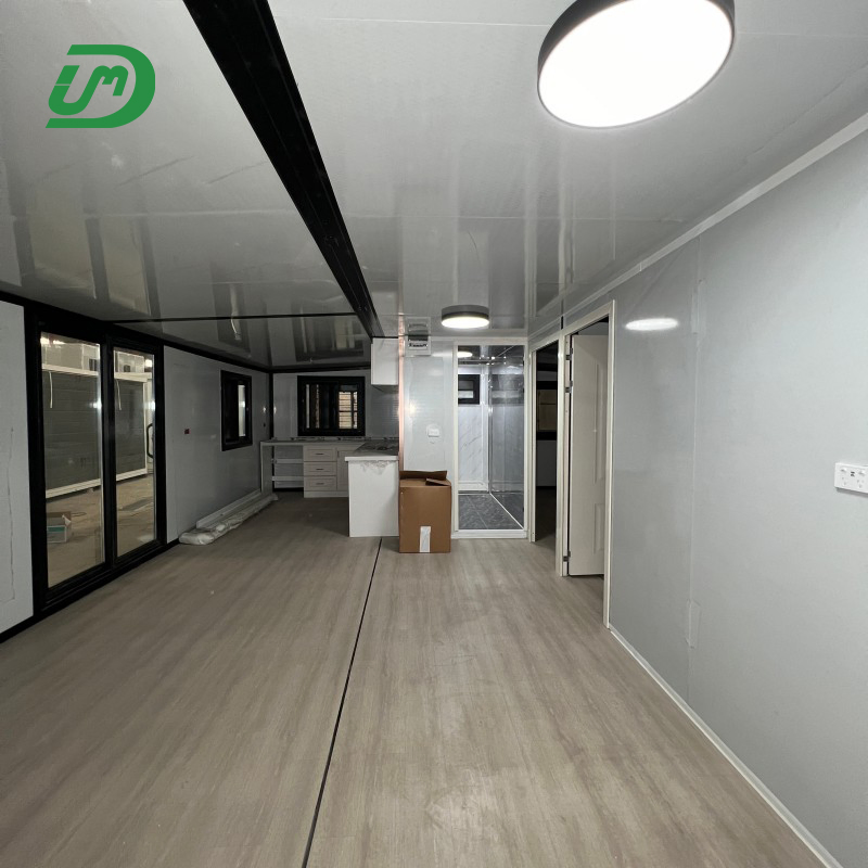 30 FT Flat Roof Hot Selling Foldable Easily Installed Container House