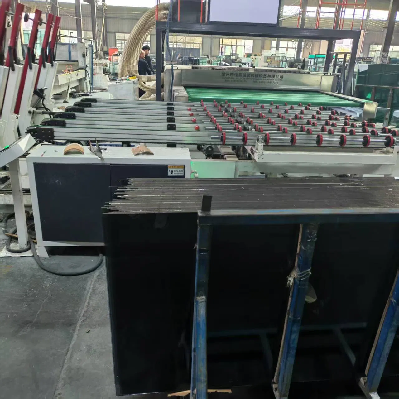 China Bus Windows Glass Wholesaler/Manufacturer Tempered Safety Glass Auto Spare Parts