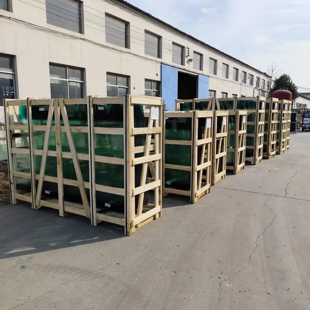 China Manufacturers Rear Windshiled Laminated Safety Glass with Heating Line