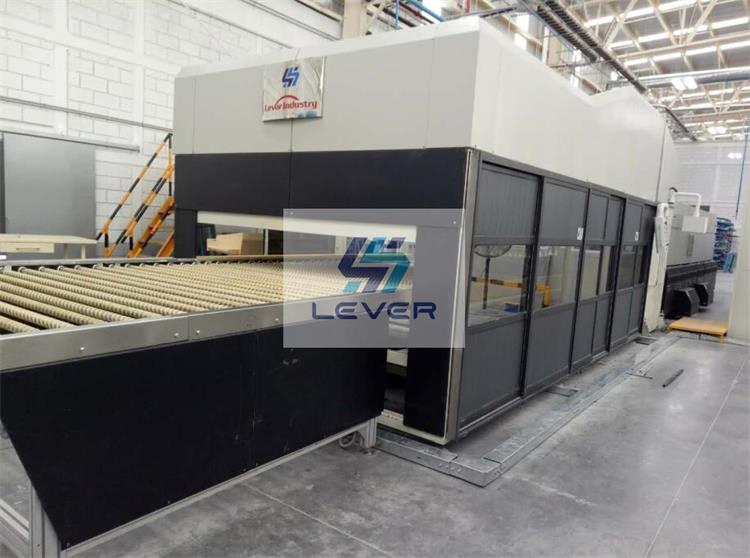 High Quality Rear Windscreen Bent Tempering Furnace for Auto Glass Car Window Side Door Glass Lfw RW Assembly Sunroof Made in China