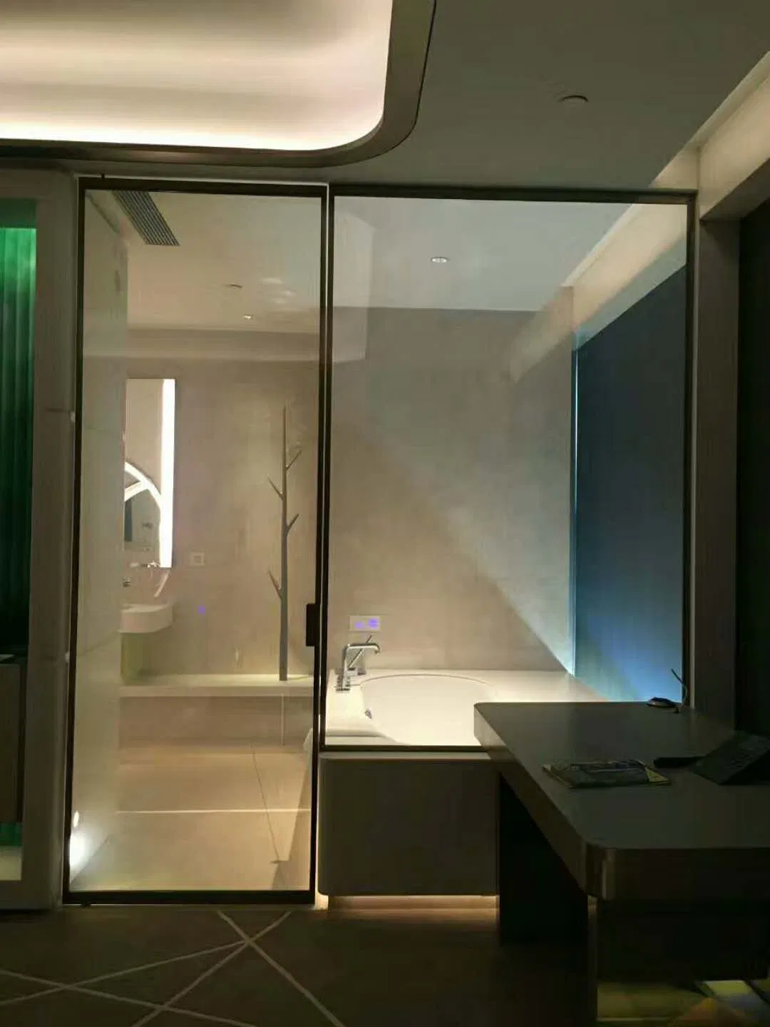 Self-Adhesive Liquid Crystal Smart Film Switchable LCD Smart Glass for Bathoom Office