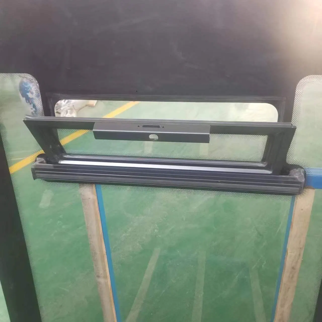 Guangtai Airport Shuttle Car Toughened Side Window Glass Manufacturers Customized Wholesale