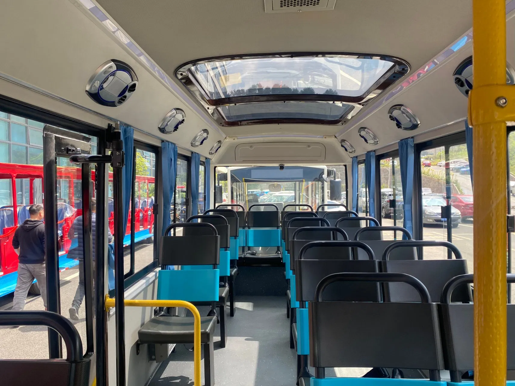 Power-Saving Bus for Daily City Rides and Transit Routes Electric Bus