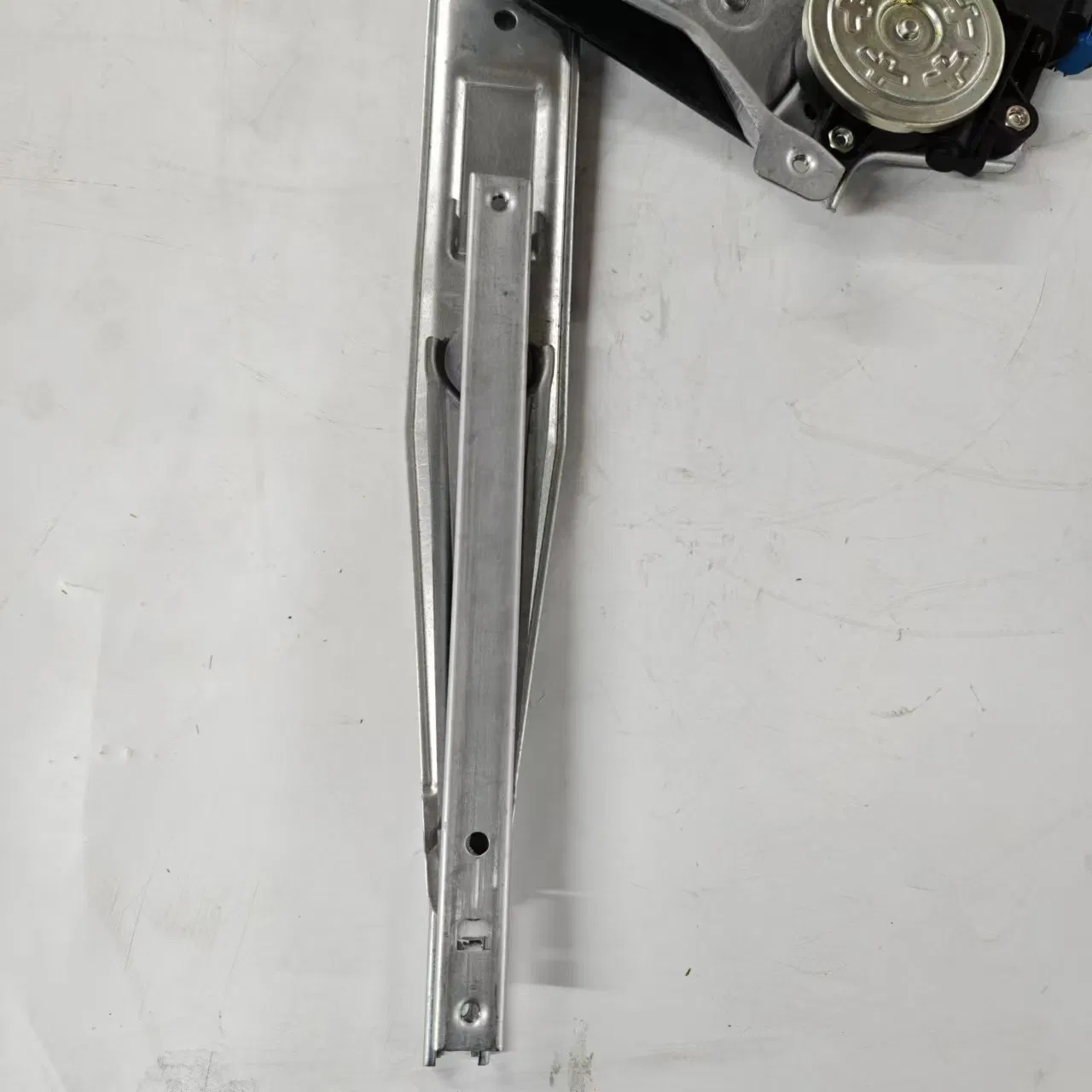 After Market Saic Maxus V80 Car Front Door Window Glass Regulator C00120609