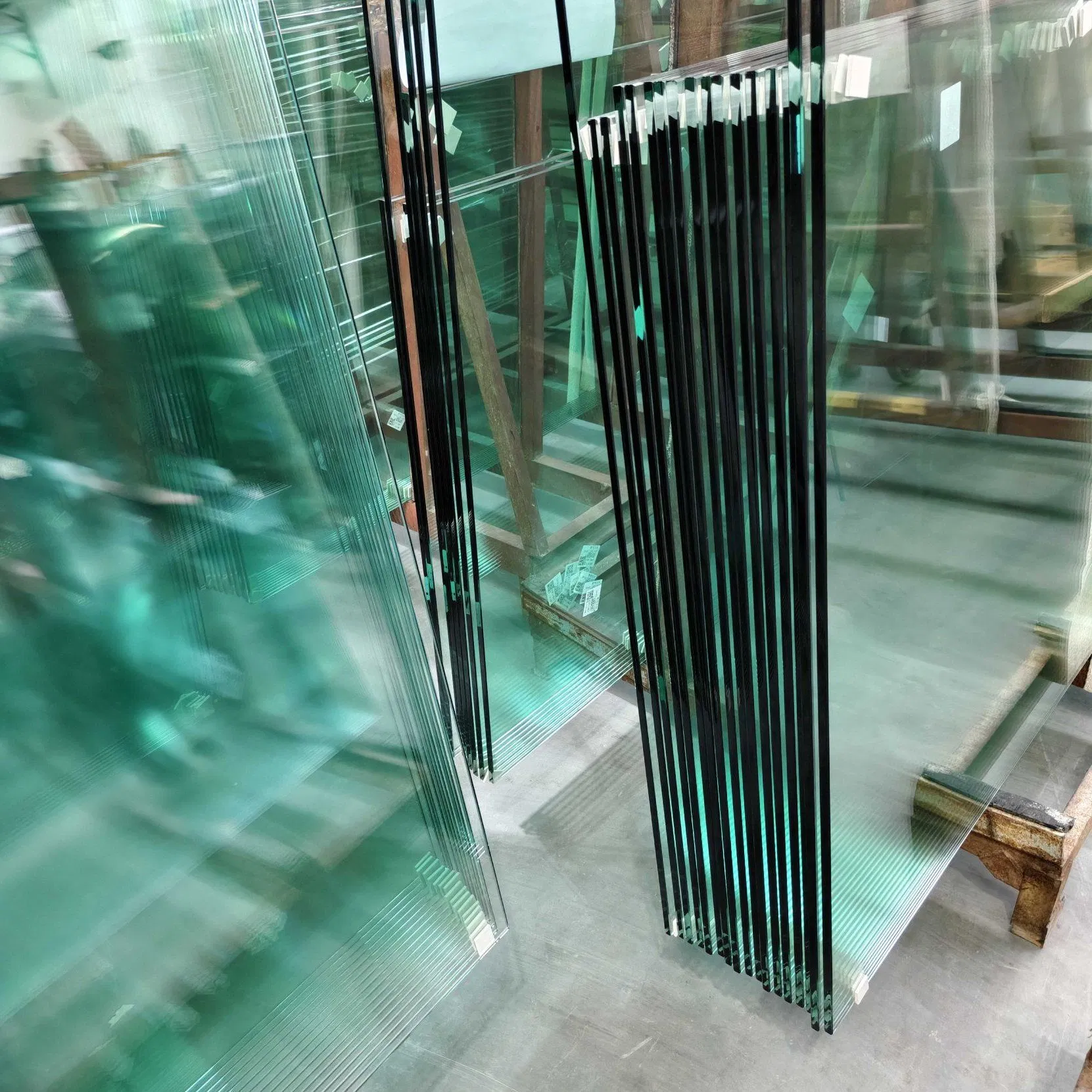 Durable Tempered Glass Products: High Strength and Safety, Ideal for Automotive Windshields and Side Windows