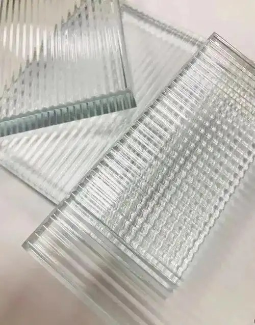 Sally 8mm Tempered Fluted Glass Fixed Framed Splicing Shower Screen