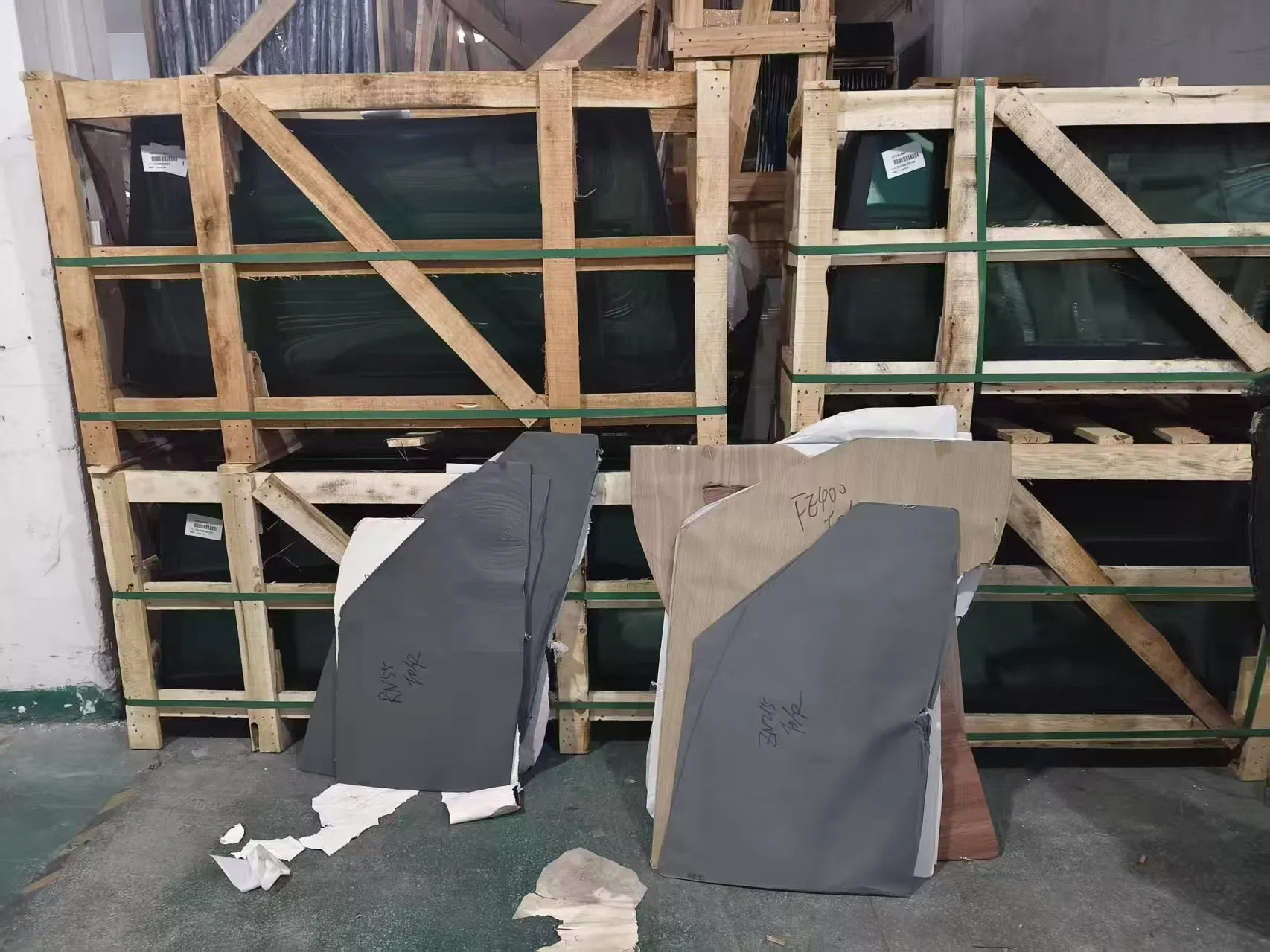 Auto Glass for Toyota Prado SUV 2003-09 (FJ120) Laminated Front Windshield