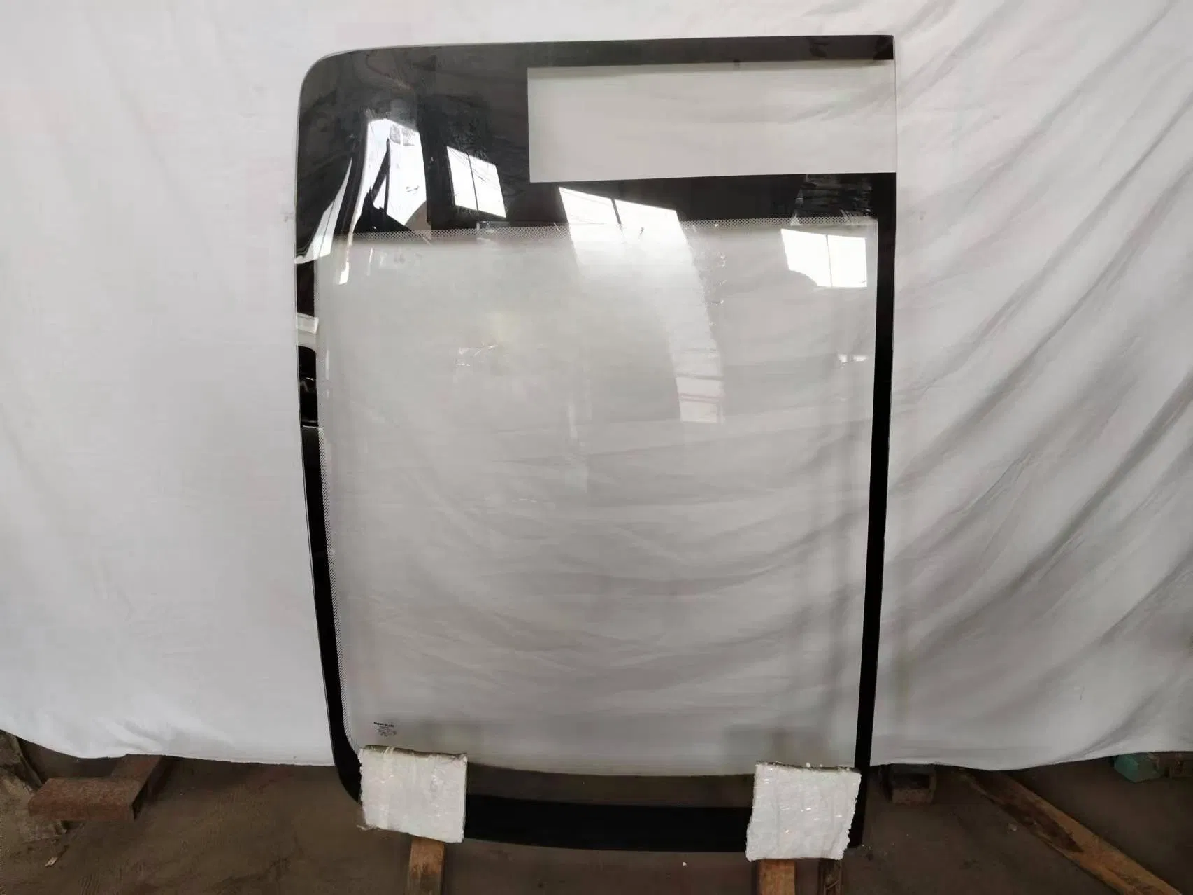 Bus Front Laminated Windshield Glass 6.76mm Left/Right Side with High Quality
