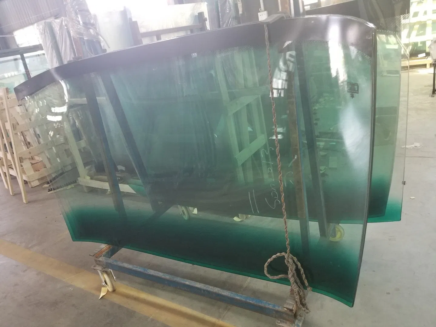 Direct Sales Laminated Front Windshield for Ankai Bus