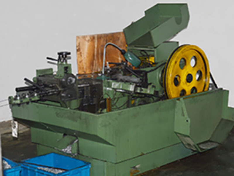 AIPLLE rivet assembling machine and production process