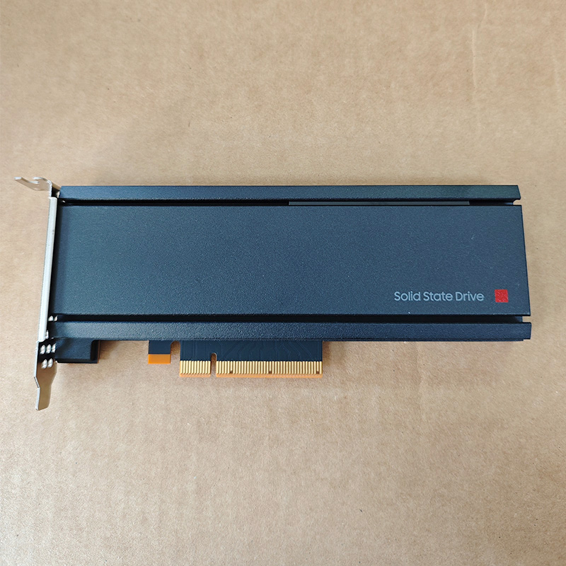 New 1.6TB NVMe SSD PM1735 1.6TB PCIe 4XB7A14076 for Networking Storage