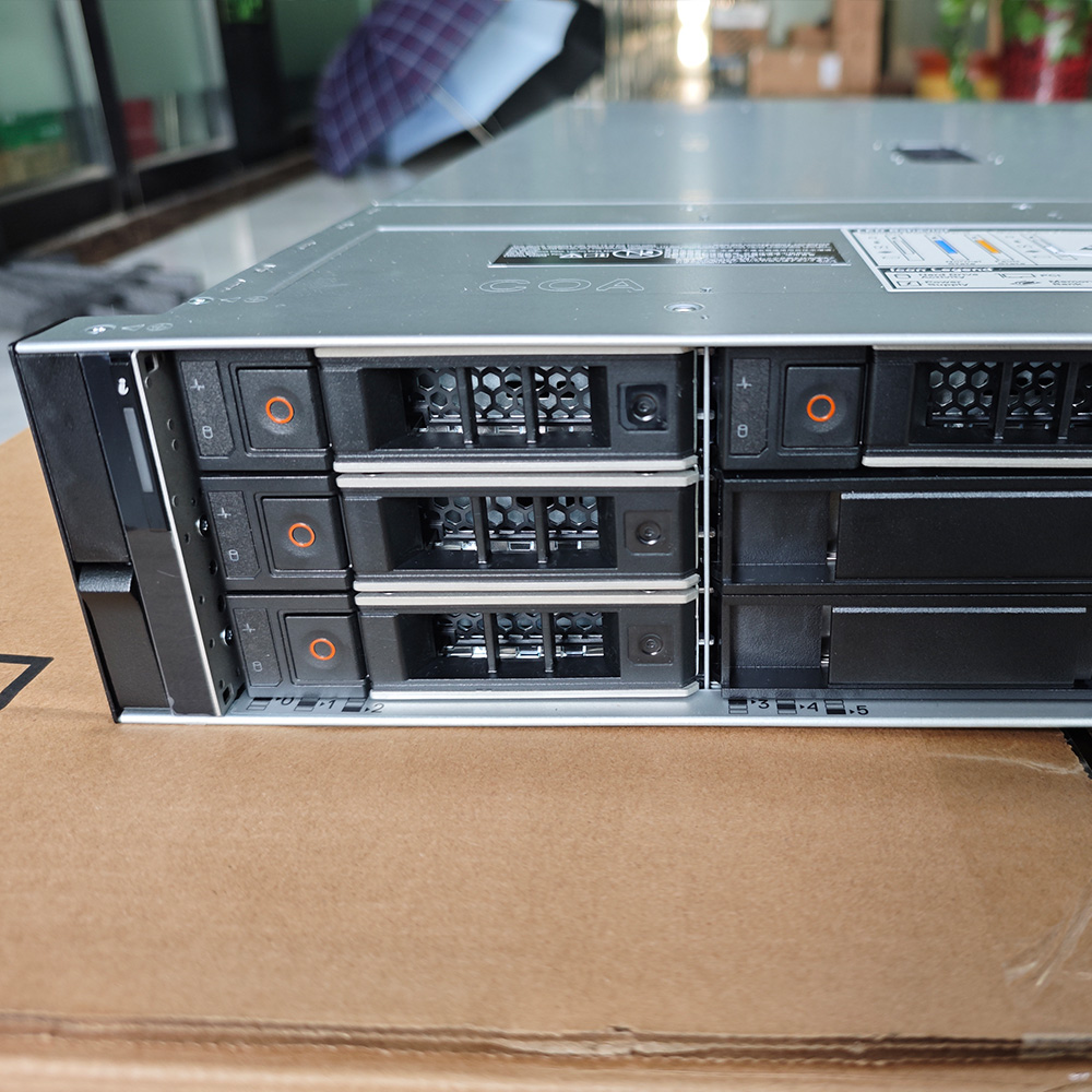 Dell New PowerEdge R7625 2U Rack Server AMD EPYC 9124 3.0GHz DDR5 Memory in Stock