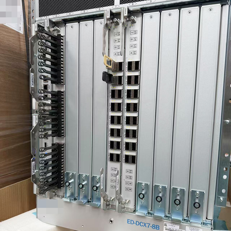 New ConnectrixED-DCX7-8B 48 Ports Base Chassis Network Switches 64Gb/s Enterprise Directors 31TB/S Switch Capacity