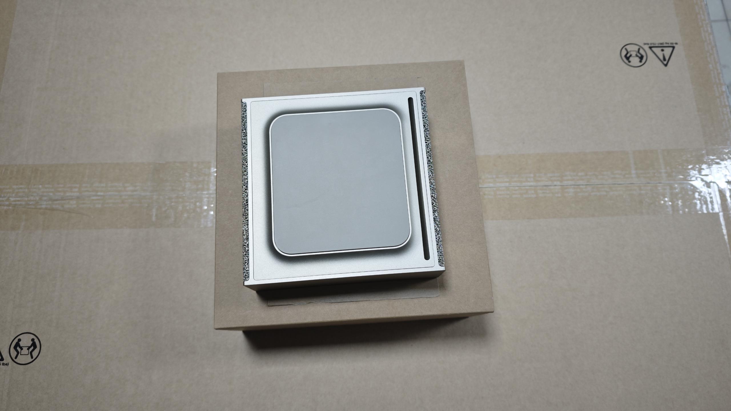 For DGX Spark Blackwell AI Supercomputer 1000 AI Tops 128GB GB10 Superchip 4TB Solid-state Drive New Business Use