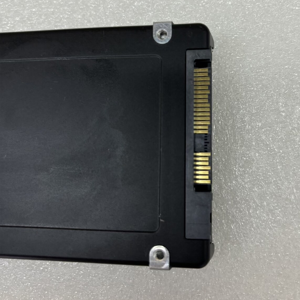 New 7.68TB Enterprise NVMe Read-intensive 512M Cache 7.2K Speed U.2 Gen4 SSD 400-BKGZ Server in Stock