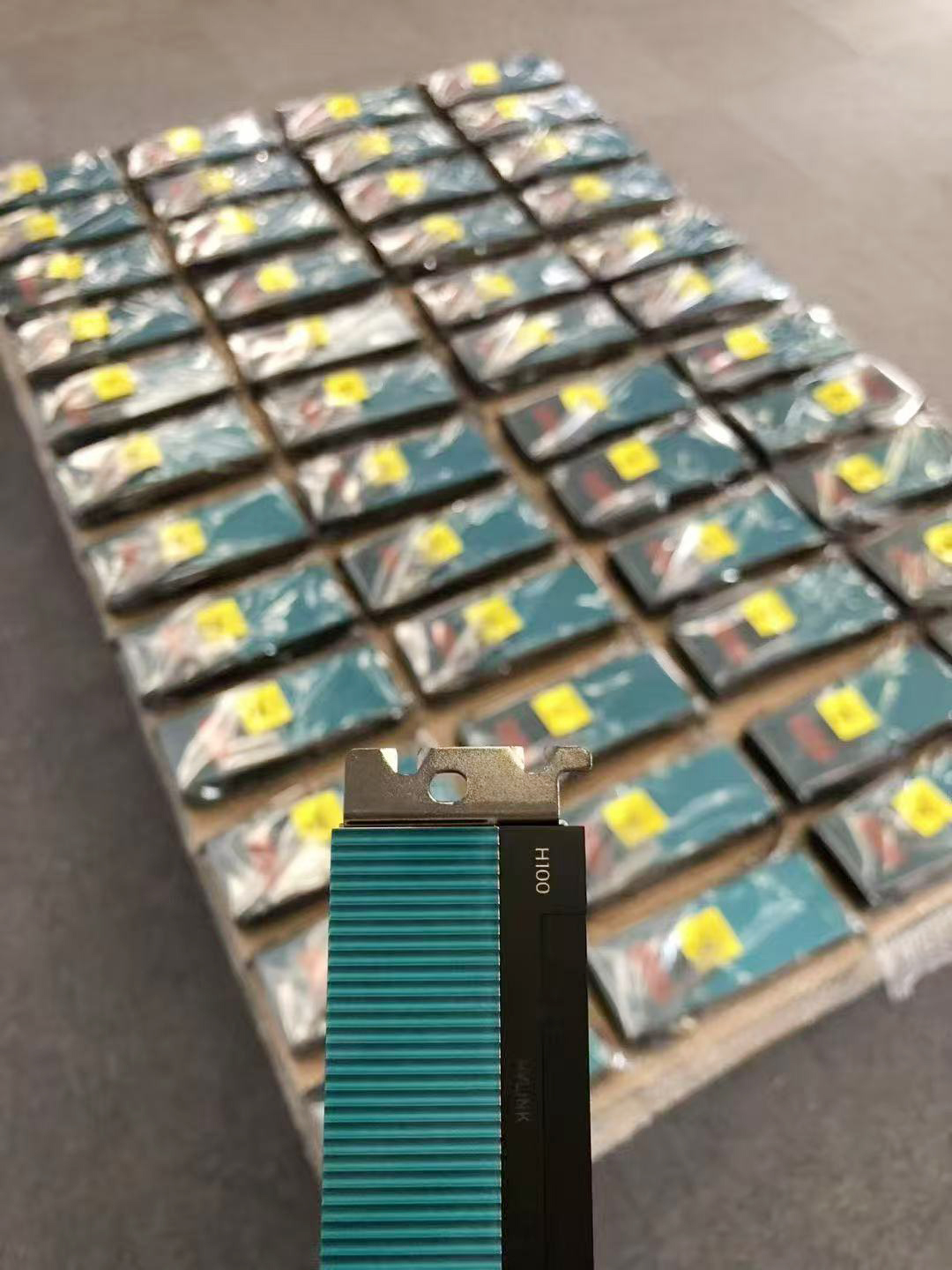 New in Stock High Performance H-100 80GB PCIe GPU for Workstation with Fan Cooling High Quality Training Inference Acceleration